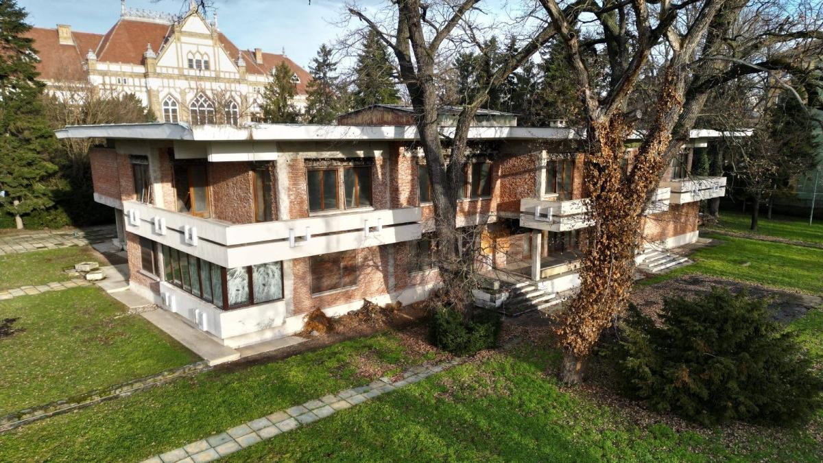 Alfred Simonis anunta ca vila de protocol a lui Ceausecu va fi restitutia patrimoniului judetean