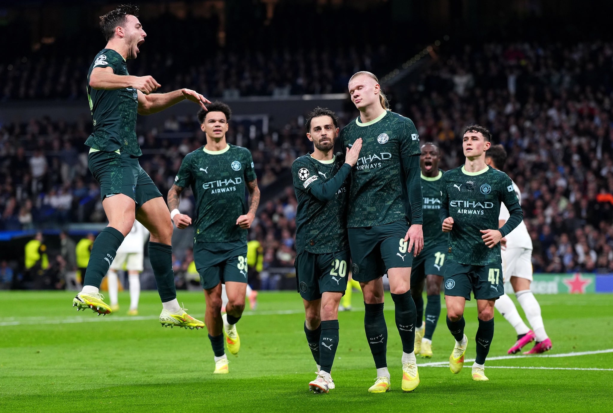 City a rezolvat totul in 15 minute Guardiola ramane aproape de Arsenal in lupta pentru titlu