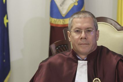 Curtea de Apel Bucuresti ia o decizie astazi cu privire la suspendarea numirilor lui Dacian Dragos si Mihai Busuioc la CCR