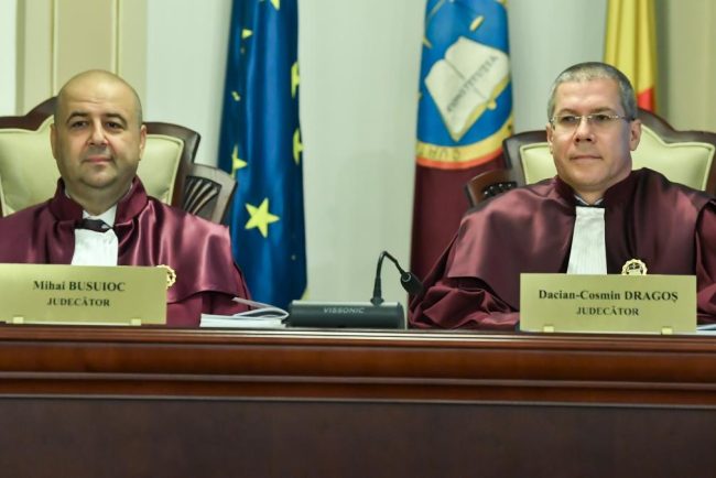 Curtea de Apel Bucuresti va decide astazi daca va suspenda mandatele judecatorilor constitutionali Dragos