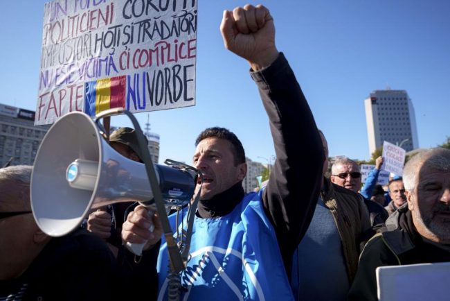 Minerii demonstreaza in Bucuresti Cer compensatii pentru o perioada de 48 de luni pentru cei concediati si