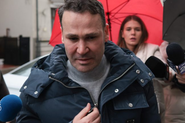 Primarul Sectorului 3 sub masura controlului judiciar Robert Negoita nu poate exercita functia de edil si trebuie sa plateasca o cautione