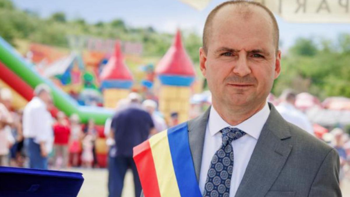 Primarul comunei cu conturile blocate in care cetatenii nu mai achita impozitele crescute Ce ar trebui sa facem noi
