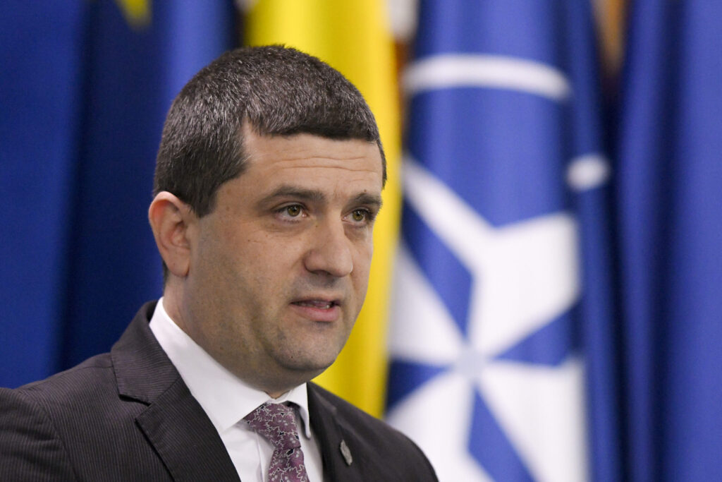 Radu Miruta atarge atentia asupra unui ansamblu imobiliar din Craiova ridicat langa un depozit de munitii coruptia nu are multi parinti
