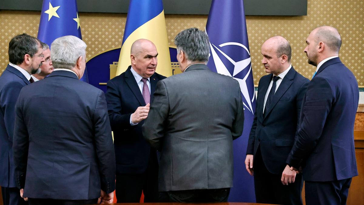 Revolta impotriva lui Bolojan Peste 1300 de primarii intra astazi in greva de avertisment