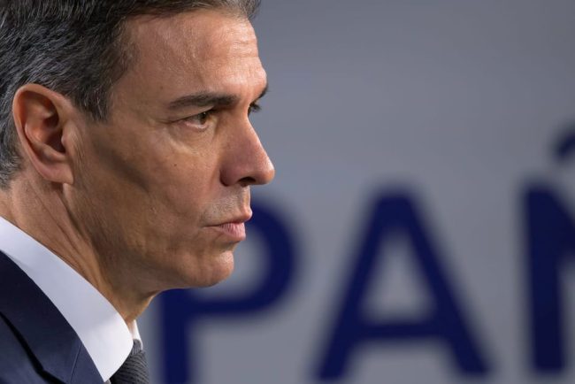 Spania planuieste sa interzica accesul pe retelele sociale pentru persoanele sub 16 ani