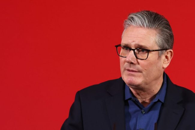 Starmer isi cere scuze victimelor lui Epstein pentru numirea lui Mandelson