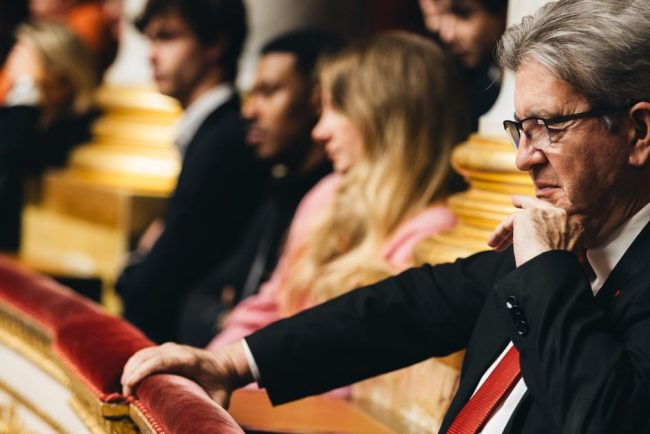Uitati de Le Pen Politica franceza are un nou mare dusman