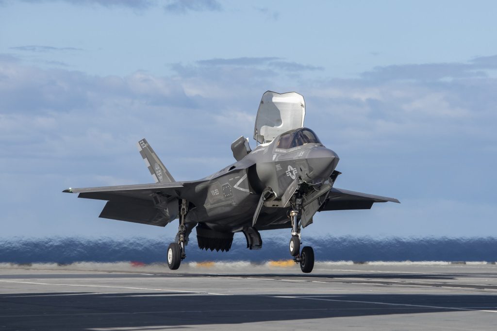 Un fost pilot de vanatoare F 35 din SUA a fost retinut pentru ca isi antrena fortele aeriene chineze