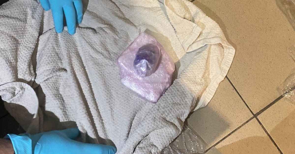 cocaina adusa din spania prin intermediul unei firme de curierat ascunsa printre haine diicot drogurile erau destinate cluburilor din bucuresti