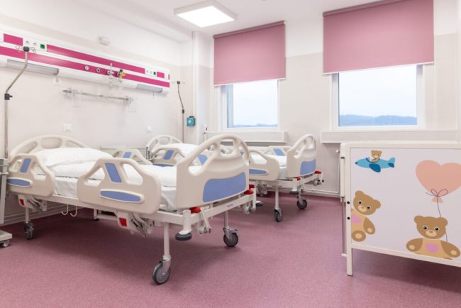 comunicat asociatia medici pentru romania a incheiat renovarea si modernizarea sectiei de pediatrie a spitalului municipal curtea de arges