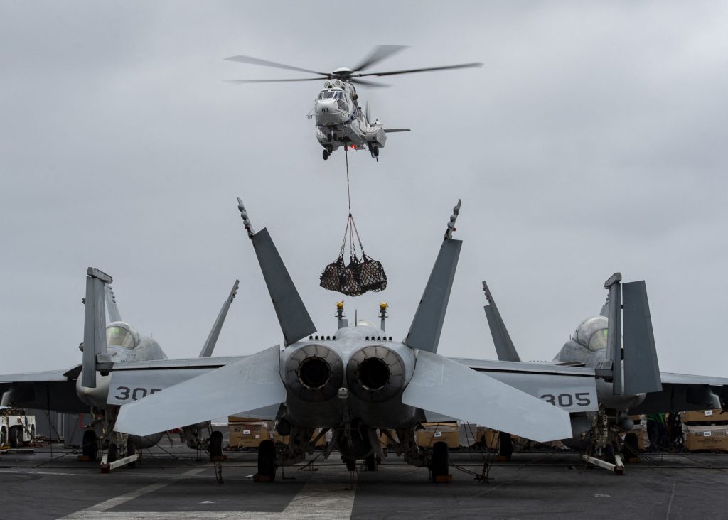 A inceput operatiunea militara pentru redeschiderea stramtorii Ormuz avioanele si elicopterele militare americane sunt implicate