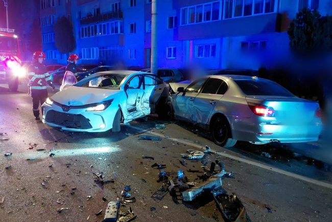 Accident pe strada Donath din Cluj Napoca Doi barbati au fost spitalizati in urma coliziunii a doua masini