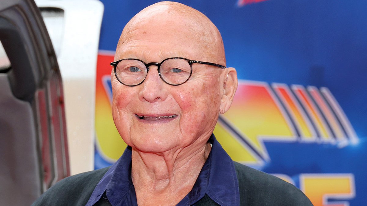 Actorul James Tolkan cunoscut pentru rolurile sale din filmele Top Gun si Inapoi in viitor a murit la varsta de 94 de ani