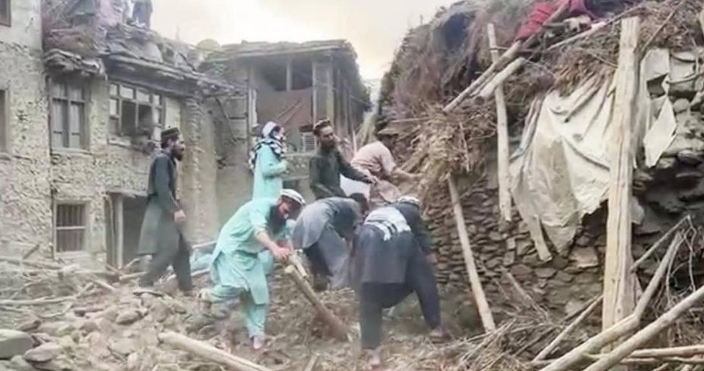 Afganistanul acuza Pakistanul ca a ucis 400 de persoane dintrun atac asupra unui spital din Kabul