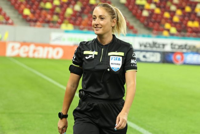 Alina Pesu alesa sa arbitreze meciul Franta Polonia din preliminariile Cupei Mondiale de fotbal feminin 2027