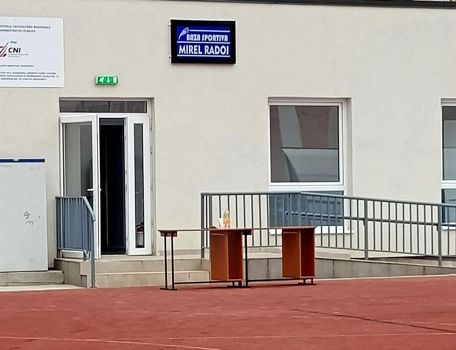 Antrenorul de la FCSB are un terren care ii poarta numele in orasul natal Baza Sportiva Mirel Radoi a fost inaugurata pe malul Dunarii