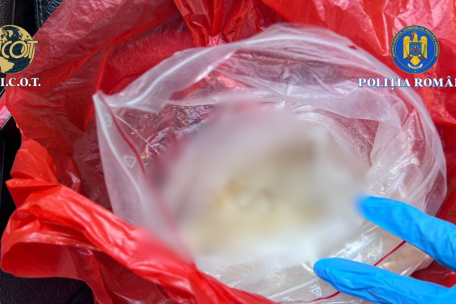 Au fost capturati in Cluj Napoca vanzand cristal cu kilogramul pentru zeci de mii de lei Recidivistul de 34 de ani se credea ingrijit dar DIICOT il monitoriza