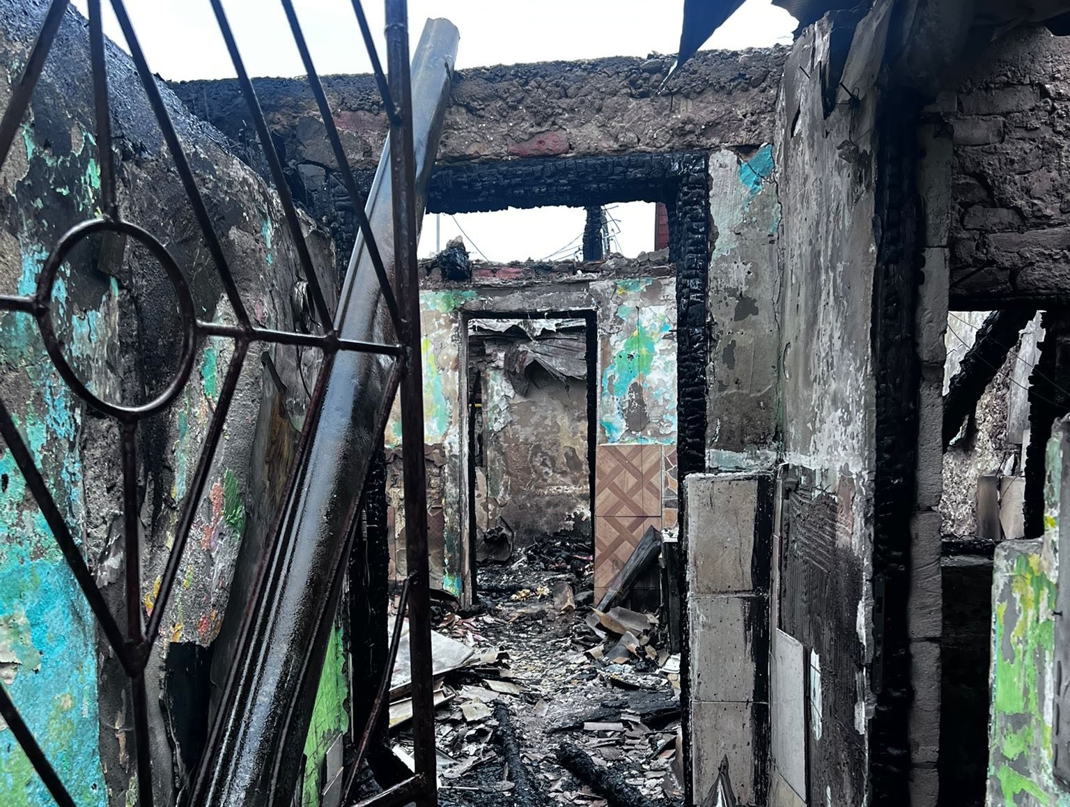 Autoritatile din Cluj se mobilizeaza complet pentru cei 65 de sinistrati din Turda Ce sprijin primesc familiile care au ramas fara casa in urma incendiului