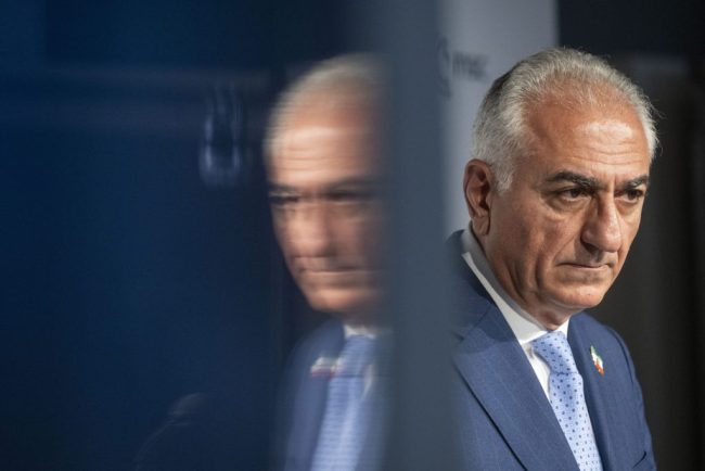 Avertismentul prinului mostenitor al Iranului Evitati sa incheiati orice acord cu liderii actuali ai tarii Ei sunt agentii ai haosului