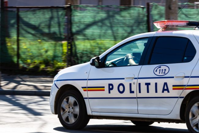 Captura semificativa la Calafat Peste 100 de pistoale incarcatoare si 60000 de tigarete au fost