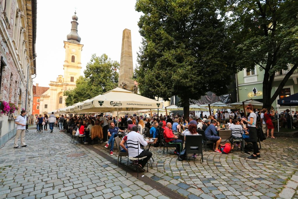 Care sunt costurile pentru inchirierea unei terase in Piata Muzeului din Cluj Napoca Chiriile incep de la 300 de lei si pot ajunge la sume semnificative