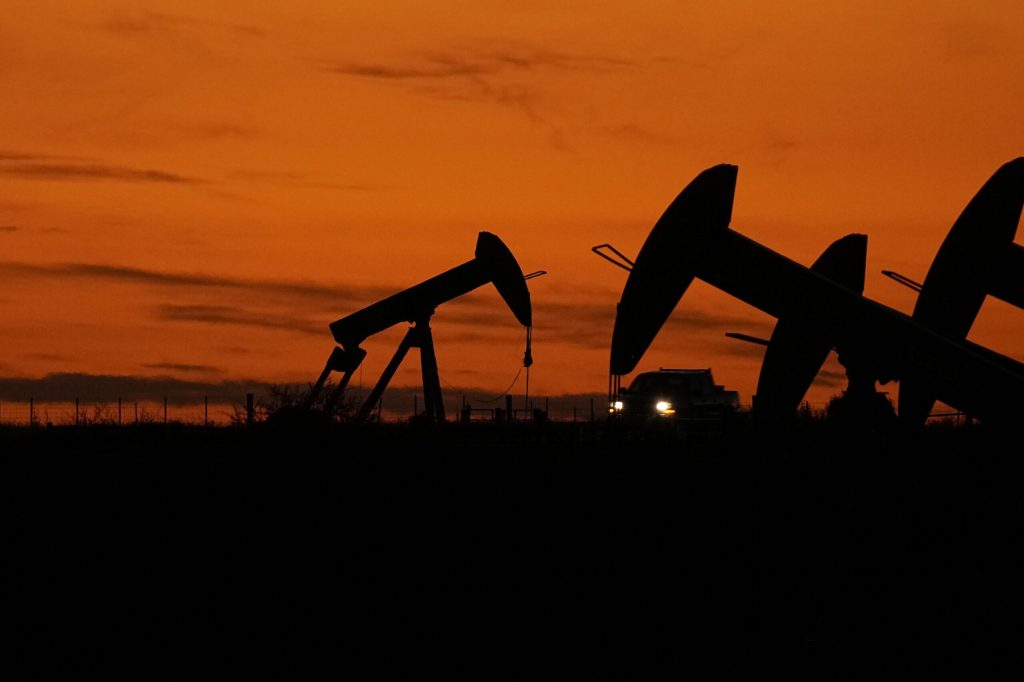 Criza energetica s ar putea agrafa Iranul a atacat infrastructura energetica din Arabia Saudita Emiratele Arabe Unite si Qatar ca reactie la atacul surpriza al Israelului