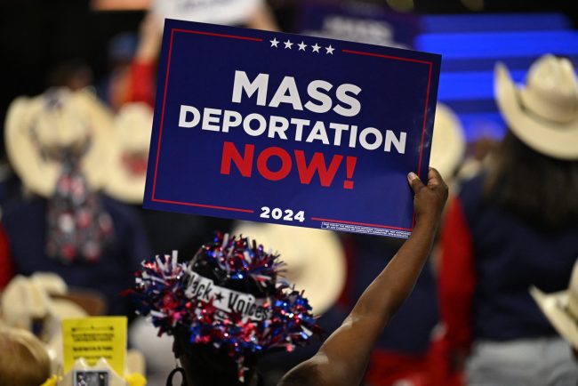 Deportarile capata o alta dimensiune dupa Minneapolis Casa Alba isi ajusteaza retorica in privinta imigratiei