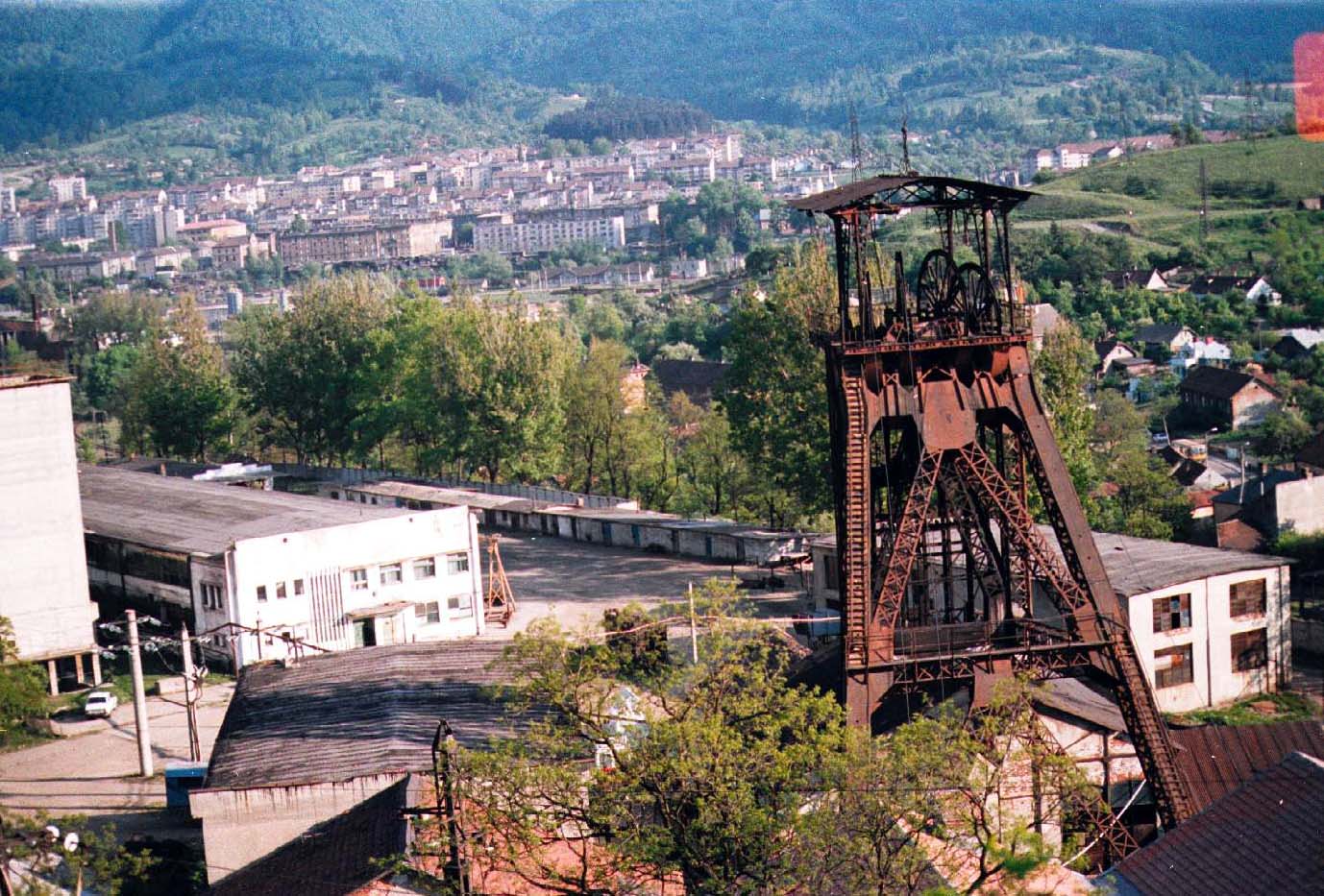 Echipamente si cabluri sustrase de la Mina Vulcan ase persoane au fost retinute