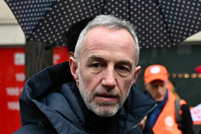 Emmanuel Gregoire considerat favorit pentru castigarea primariei Parisului conform unui sondaj