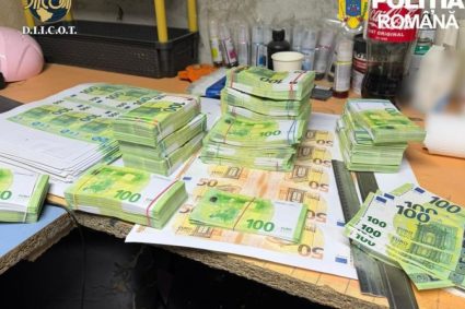 Fabric de bani contrafcui n Suceava trei romni i un italian au tiprit 2 milioane de euro bancnotele au
