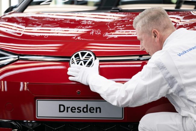 Gigantii europeni isi schimba strategia Volkswagen renunta la automobile si se orienteaza spre productia de componente pentru scutul antiracheta cu scopul de a le vinde pe intreg continentul