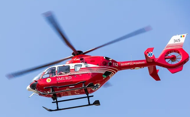 Interventii de urgenta Aproape 100 de persoane salvate dintre care 26 transportate de urgenta la spital Elicopterul SMURD a intervenit