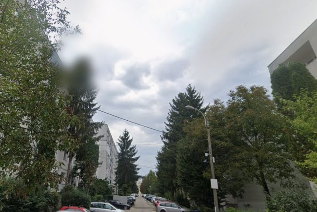 Locuitorii unei strazi din Cluj Napoca fac un nou apel Drumul plin de gropi ingreuneaza accesul Va rugam sa interveniti