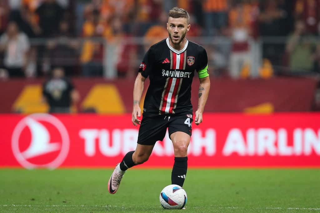 Maxim a marcat pe terenu lui Fenerbahce Dar Gaziantep s a prabusit complet dupa egalare