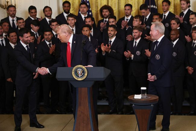 Messi intampinat la Casa Alba Donald Trump a provocat audienta Cine este mai bun Messi sau Pele