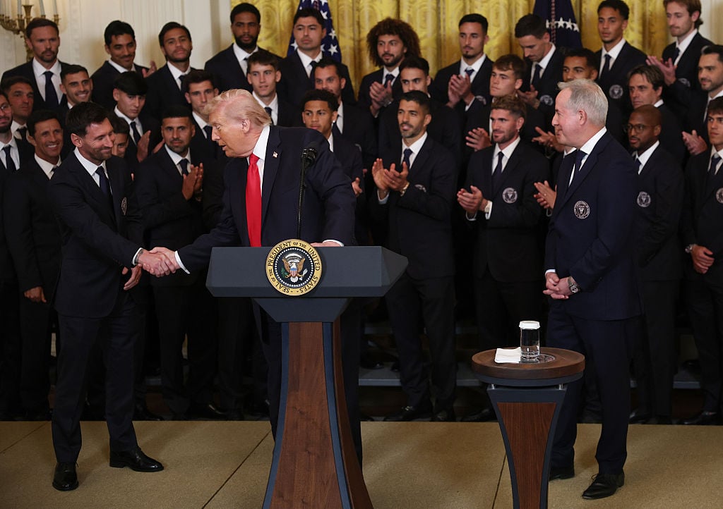 Messi intampinat la Casa Alba Donald Trump a provocat audienta Cine este mai bun Messi sau Pele