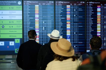 Ministerul Transporturilor ofera clarificari privind drepturile pasagerilor romani blocati in Orientul Mijlociu