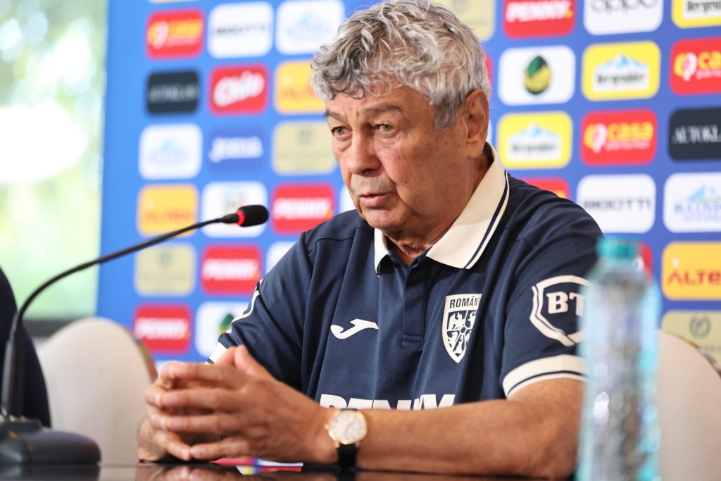 Mircea Lucescu a suferit un lesin in timpul cantonamentului nationalei Selectionerul a fost dus la spital Informatile furnizate de FRF