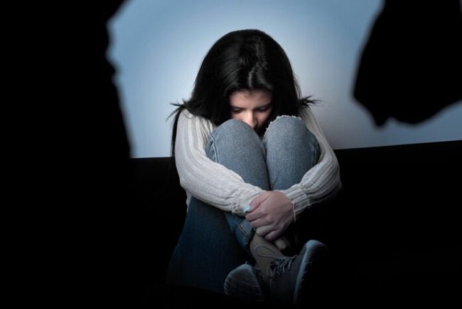 O soarta terifianta O fetita de doar 9 ani din Cluj abuzata de familia sa Un vecin a auzit totul si a anuntat autoritile