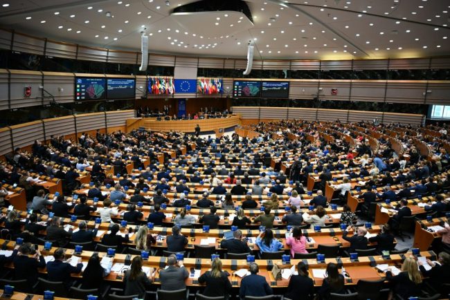 Parlamentul European aproba acordul comercial UESUA cu conditii stricte