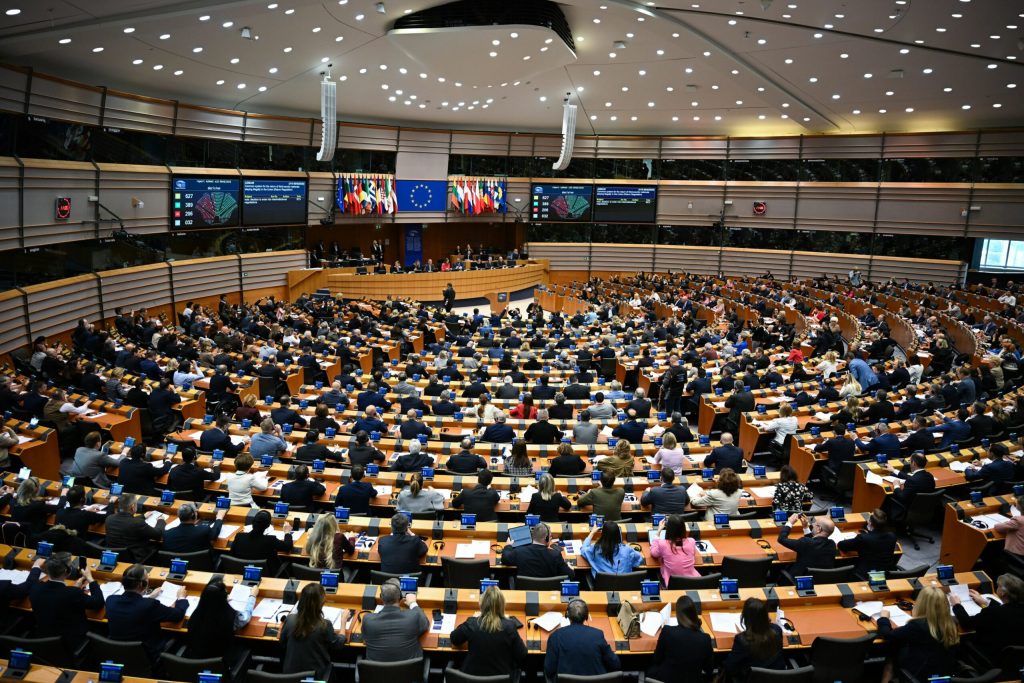 Parlamentul European aproba acordul comercial UESUA cu conditii stricte