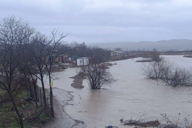 Pericol de inundatii pe diverse rauri din centrul si nordul Romaniei