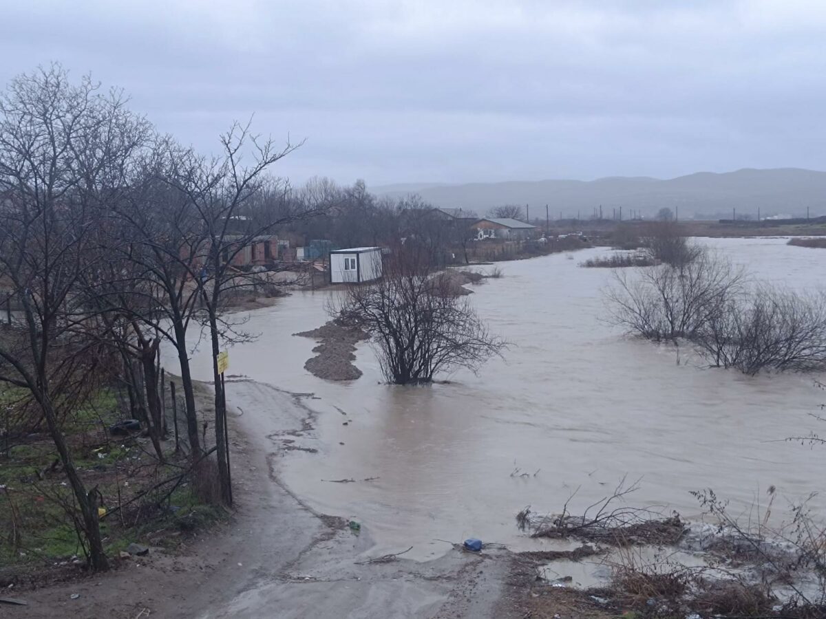 Pericol de inundatii pe diverse rauri din centrul si nordul Romaniei