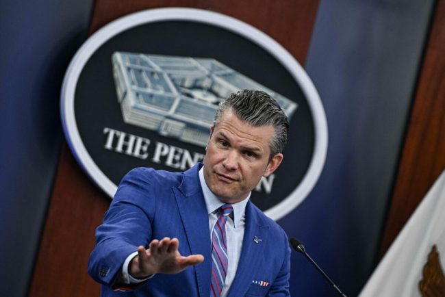 Pete Hegseth Poporul iranian trebuie sa ramana alert pana cand va veni momentul sa isi foloseste avantajul