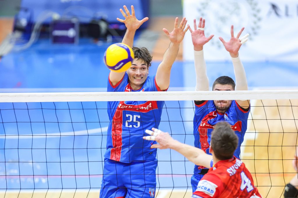 Play offul campionatului masculin de volei debuteaza in acest weekend