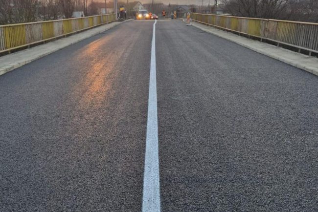 Podul de peste Somes din Sannicoara Cluj a fost redeschis Primarul anunta finalizarea lucrarilor si promite o reabilitare completa