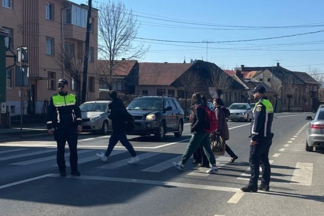 Politistii din Cluj au actionat in scolile din judet Au transmis un mesaj important elevilor privind bullyingul si substantele interzise