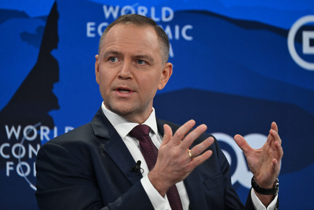 Polonia isi reduce treptat asistenta pentru refugiatii ucraineni