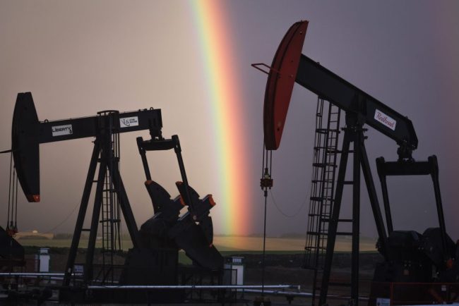 Pretul petrolului depaseste 90 de dolari pe baril pentru prima data in ultimii doi ani ca urmare a razboiului din Iran